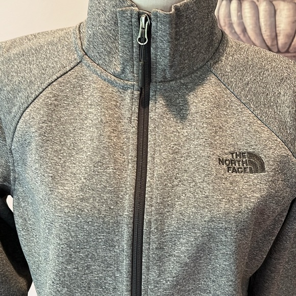 The North Face Windwall Women’s Softshell Performance Jacket-Medium-Heather Gray - Picture 2 of 15